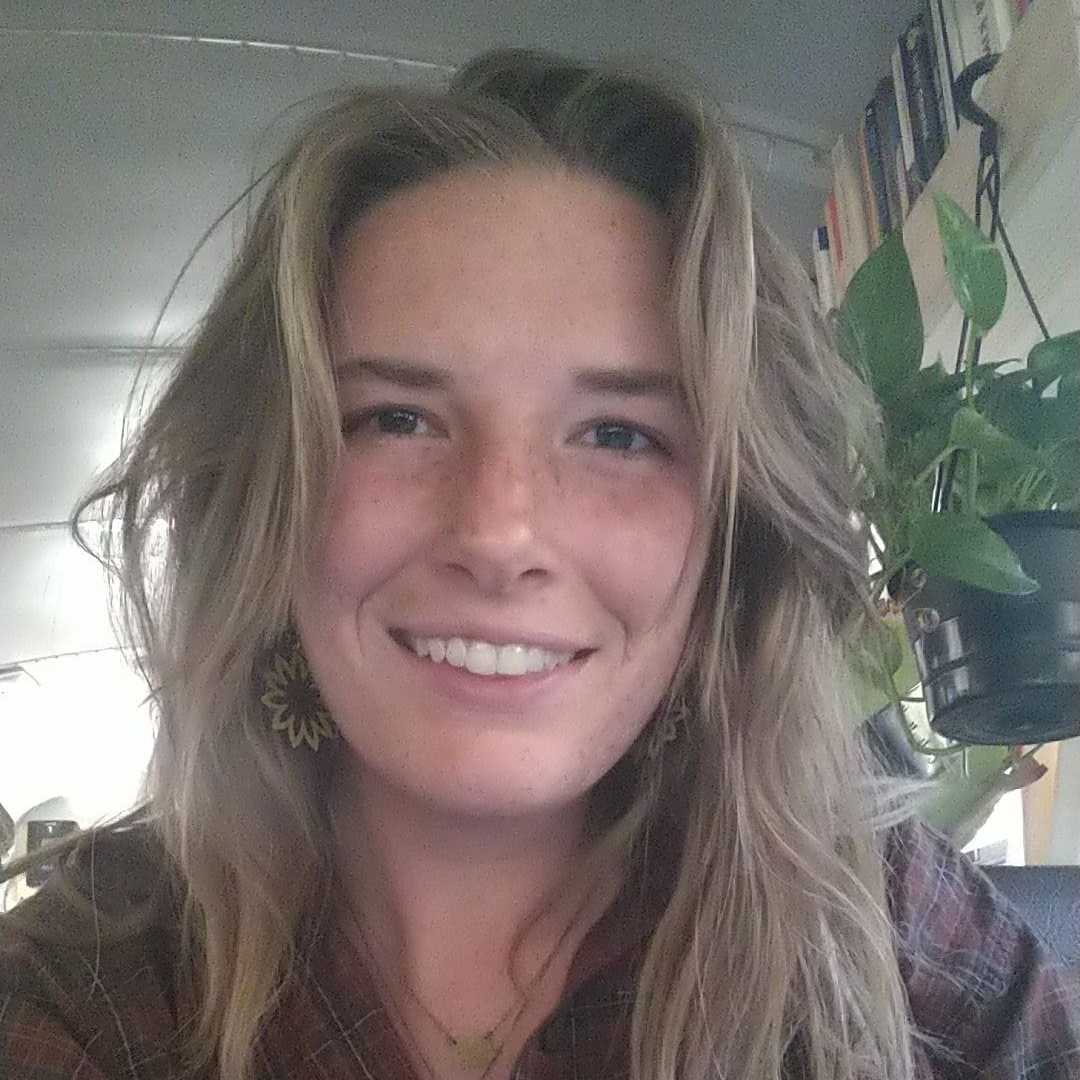 Mallory-Headshot-1