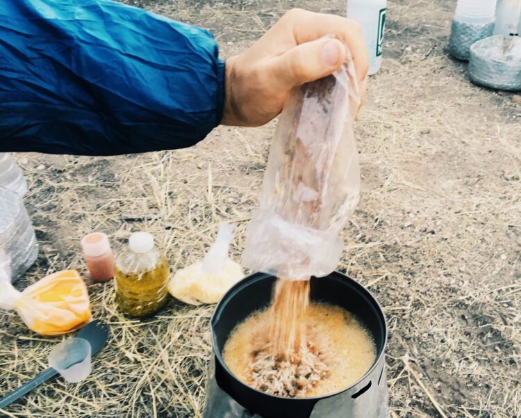 Southwest Lightweight backpacking seminar in Saguaro National Park, 2016. Instagram: @gnarlynarwhal