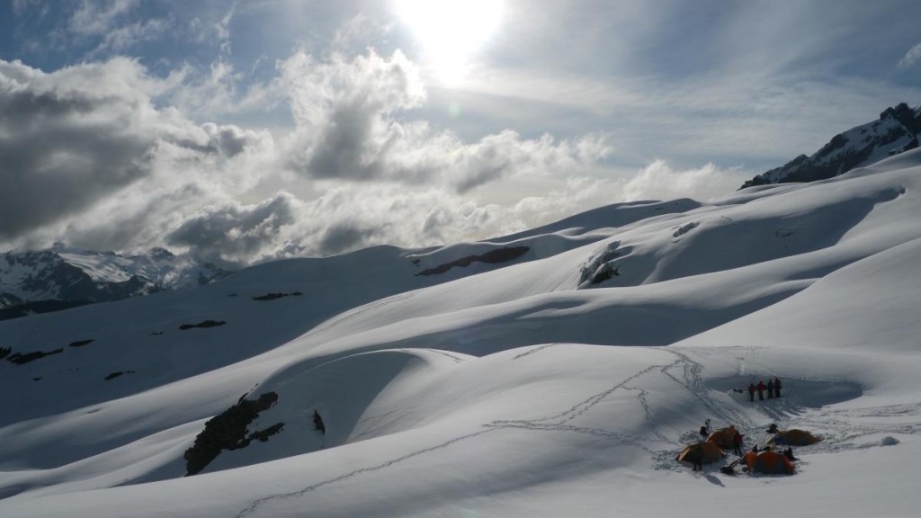 kyle-duba-pnw-snowscape-tents-1024x576-1