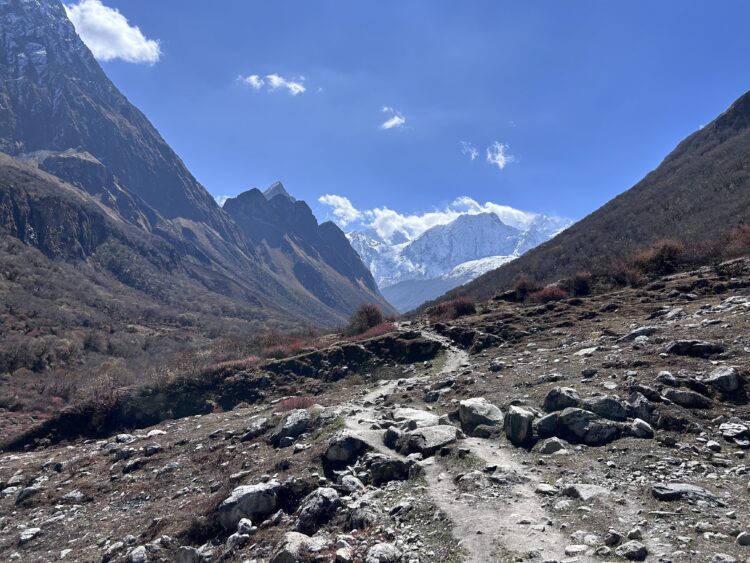 Backpacking Nepal’s Manaslu Circuit – Alumni